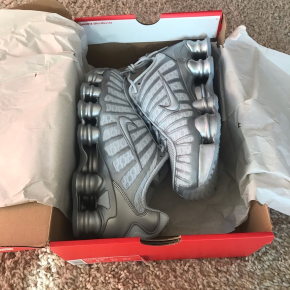 nike shox chrome